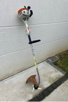 Location : coupe bordures Location : coupe bordures