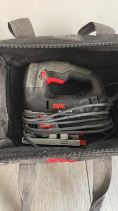 Location : scie sauteuse Location : scie sauteuse