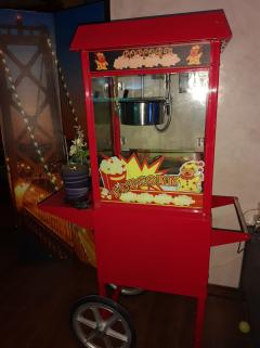 Location : machine a pop corn Location : machine a pop corn