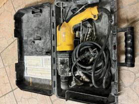 Location : perforateur Location : perforateur