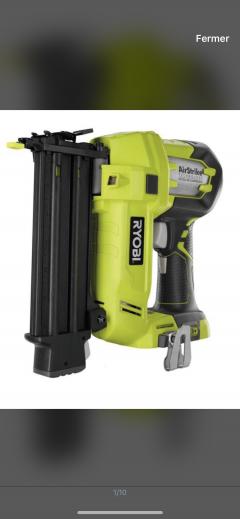 Location : cloueuse Location : cloueuse