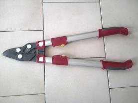 Location : elagueuse Location : elagueuse