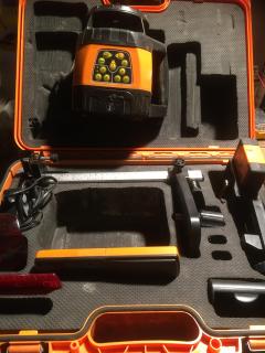 Location : niveau laser Location : niveau laser