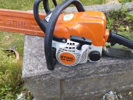 Location : tronconneuse Location : tronconneuse