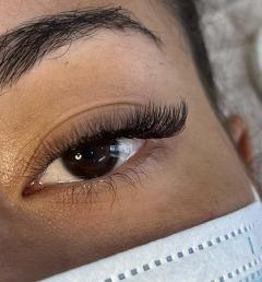 Service : extension de cils Service : extension de cils