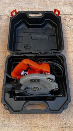 Location : scie circulaire Location : scie circulaire