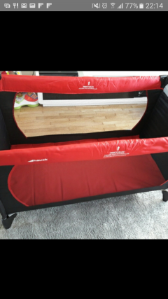 Location : lit parapluie Location : lit parapluie