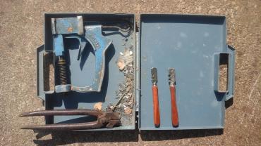 Location : agrafeuse Location : agrafeuse