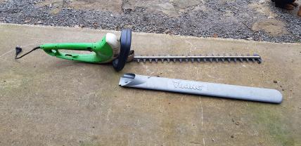 Location : taille haie Location : taille haie