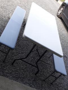 Location : table de reception Location : table de reception