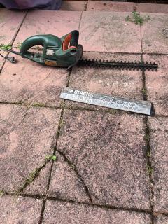 Location : taille haie Location : taille haie