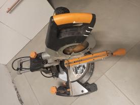 Location : scie a onglet Location : scie a onglet