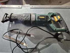 Location : scie sabre