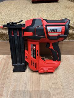 Location : cloueuse Location : cloueuse