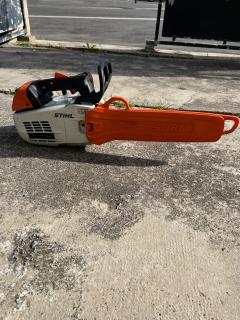 Location : tronconneuse Location : tronconneuse