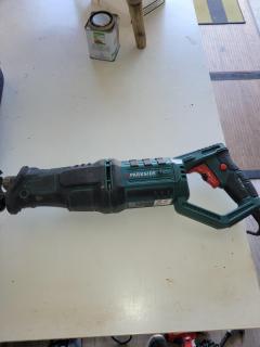 Location : scie sabre Location : scie sabre