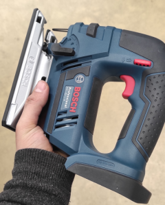 Location : scie sauteuse Location : scie sauteuse