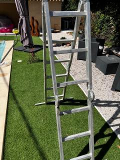 Location : echelle Location : echelle