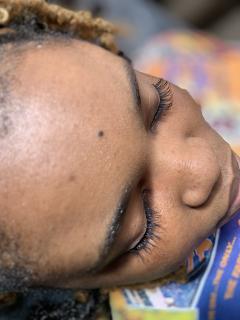 Service : extension de cils Service : extension de cils