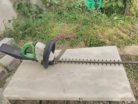 Location : taille haie Location : taille haie