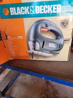 Location : scie sauteuse Location : scie sauteuse