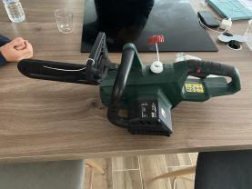 Location : tronconneuse Location : tronconneuse