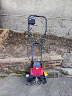 Location : motobineuse Location : motobineuse