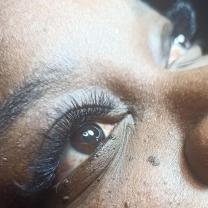 Service : extension de cils Service : extension de cils