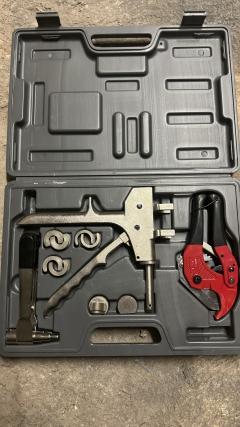 Location : pince a sertir Location : pince a sertir