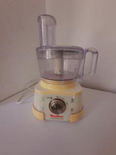 Location : robot multifonctions Location : robot multifonctions