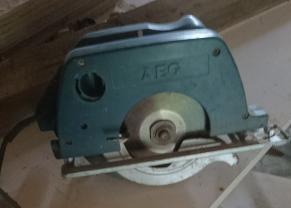 Location : scie circulaire Location : scie circulaire