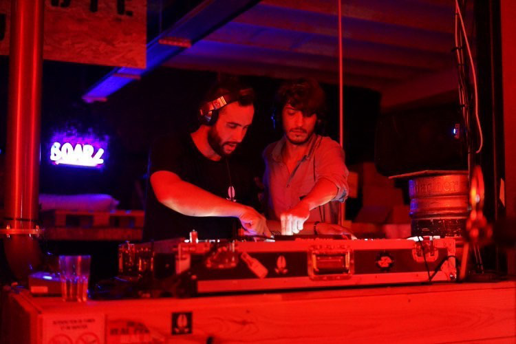 Service dj 33 entre particuliers