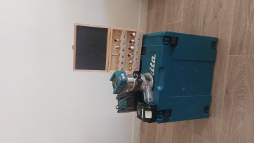 Location : chargeur de batterie Location : chargeur de batterie