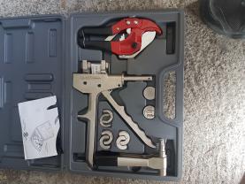 Location : pince a sertir Location : pince a sertir