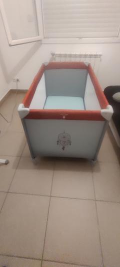 Location : lit parapluie Location : lit parapluie