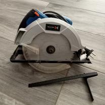 Location : scie circulaire Location : scie circulaire