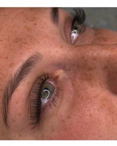 Service : extension de cils Service : extension de cils