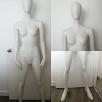 Location : autre Location : autre