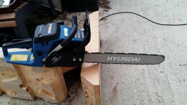 Location : tronconneuse Location : tronconneuse