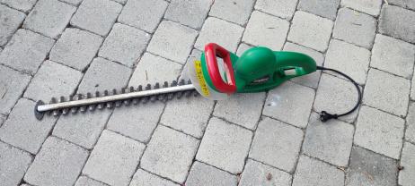 Location : taille haie Location : taille haie