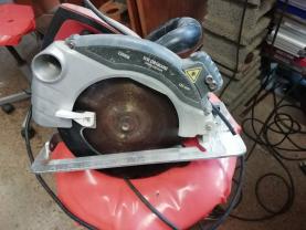 Location : scie circulaire Location : scie circulaire