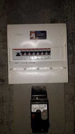 Service : electricien Service : electricien