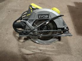 Location : scie circulaire Location : scie circulaire