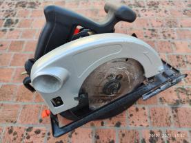 Location : scie circulaire Location : scie circulaire