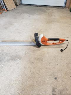 Location : taille haie Location : taille haie