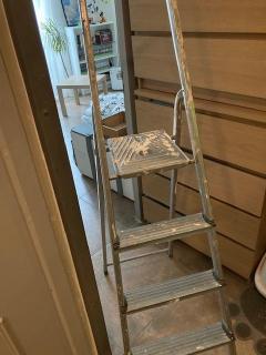 Location : escabeau Location : escabeau