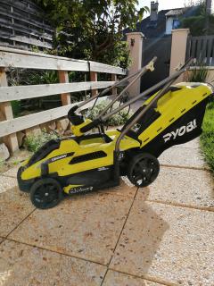 Location : tondeuse Location : tondeuse