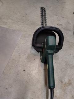 Location : taille haie Location : taille haie