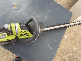 Location : taille haie Location : taille haie