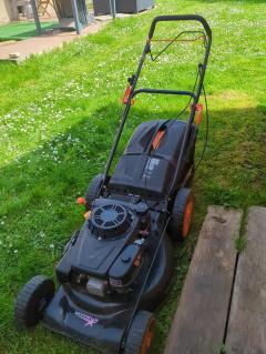 Location : tondeuse Location : tondeuse